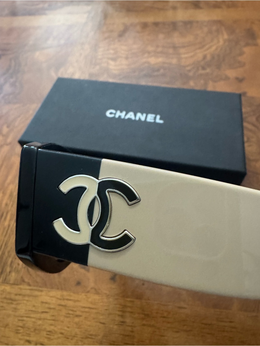 Chanel Oval Sunglasses Beige/black with case, box - Picture 6 of 12
